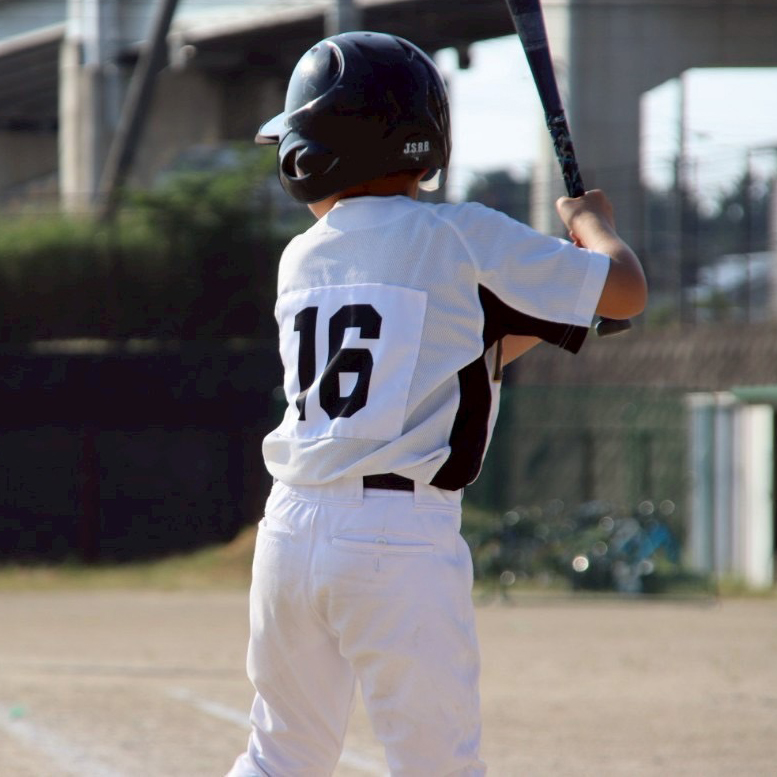 4年生　そら（背番号16）