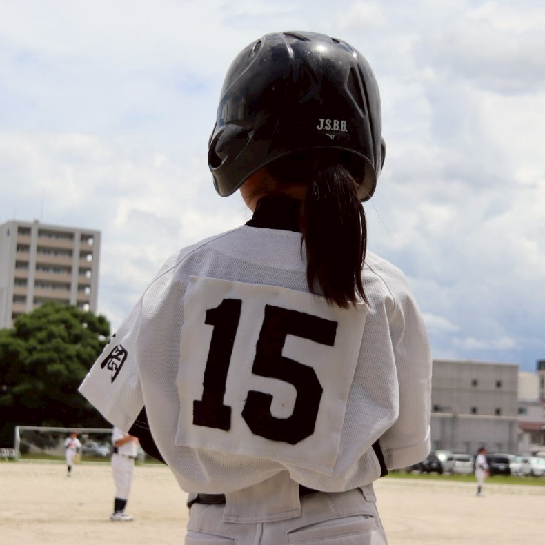 4年生　かなみ（背番号15）